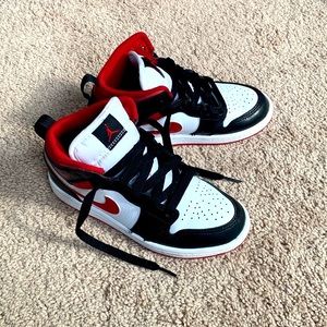 Air Jordan Shoes for Young Boy or Girl